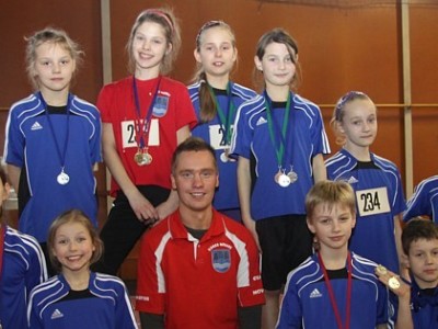 Vieglatlētiem 16 medaļas Limbažos