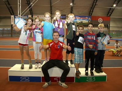 Jaunie vieglatlēti ar panākumiem startē Kuldīgā