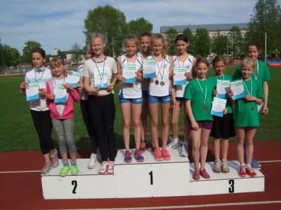 Mājās pārliecinošs sniegums D grupai