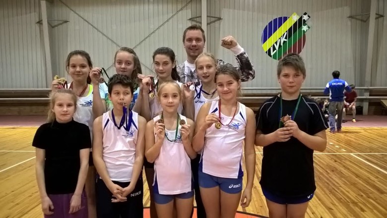 vieglatlēti Lēdmanē 25.11.2015