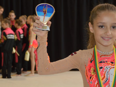 Mākslas vingrotājām visa kaluma medaļās “Dzintarjūra 2016”