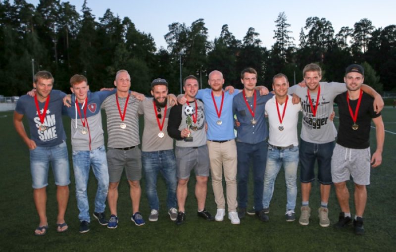 d94fe96e80f20bc3c3bb3c5d861e22c8_XL