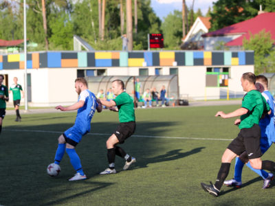 Futbola čempionātā iezīmējušās trīs līderes