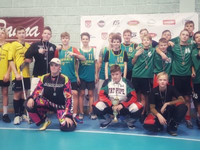 Skolu sporta spēlēs florbolā labākās Ogres un Lielvārdes skolas
