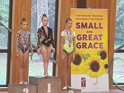 Mākslas vingrotājas veiksmīgi startē starptautiskā turnīrā Jūrmalā