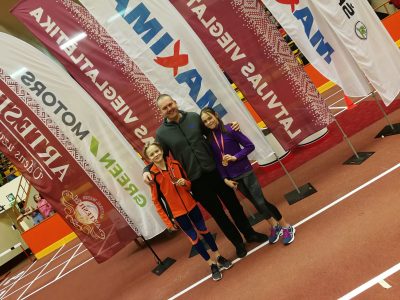 Ogres sporta centra jaunie vieglatlēti ar panākumiem startē Latvijas čempionātā vieglatlētikā U-14 grupā.