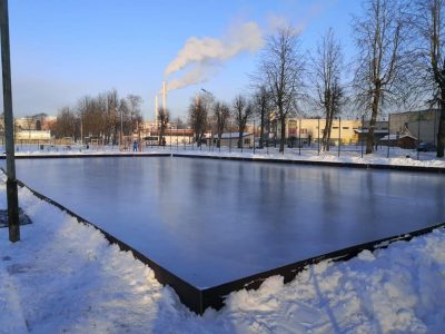 Ogres novada sporta centra stadionā ir atvērta publiskā slidotava