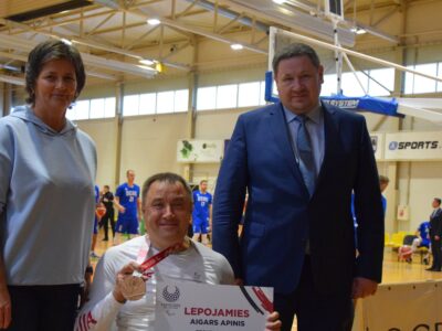Ogres novada pašvaldība sveic Aigaru Apini ar bronzas medaļu Tokijā