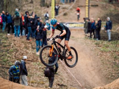 Kupls dalībnieku skaits un  spraigas cīņas “VeloExpress” LK MTB XCO krosā Ogres posmā