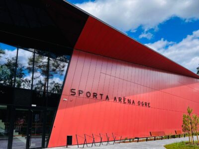 Ekspluatācijā nodota Ogres Valsts ģimnāzijas skolas ēka un sporta arēna