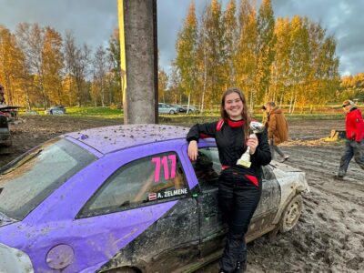 <strong>Lielvārdiete Amanda Zelmene pirmo sezonu folkreisā noslēdz ar kausu</strong>